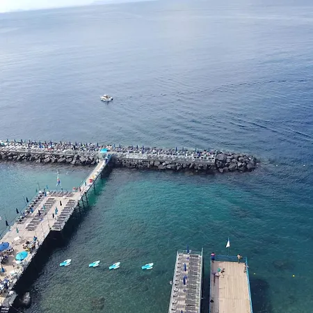 Viria فندق مبيت وإفطار سورينتو